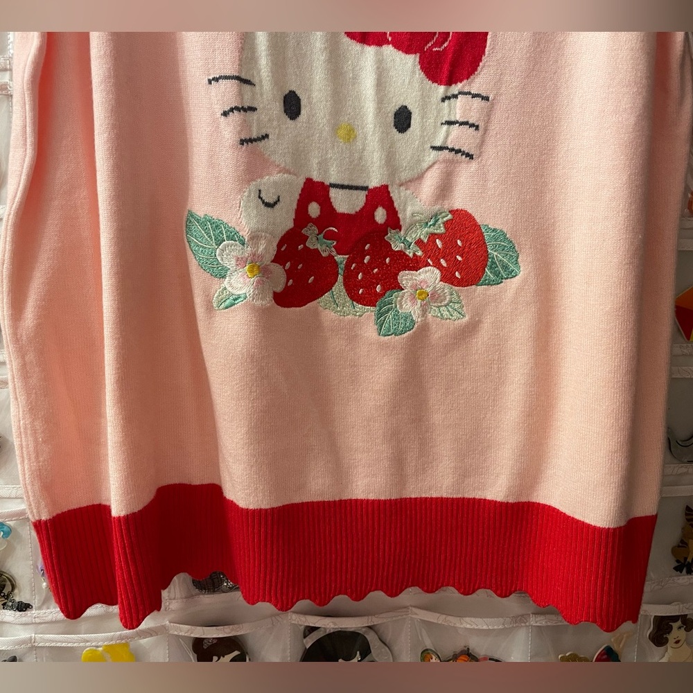 NWOT Sanrio Hello Kitty Strawberry Floral
Women's Vest - BoxLunch Exclusive - Picture 9 of 12